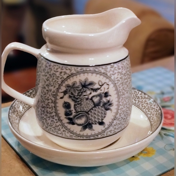 Japan Blue and White Mid Century Modern Ceramic Fruit Pitcher and Basin - Picture 1 of 6